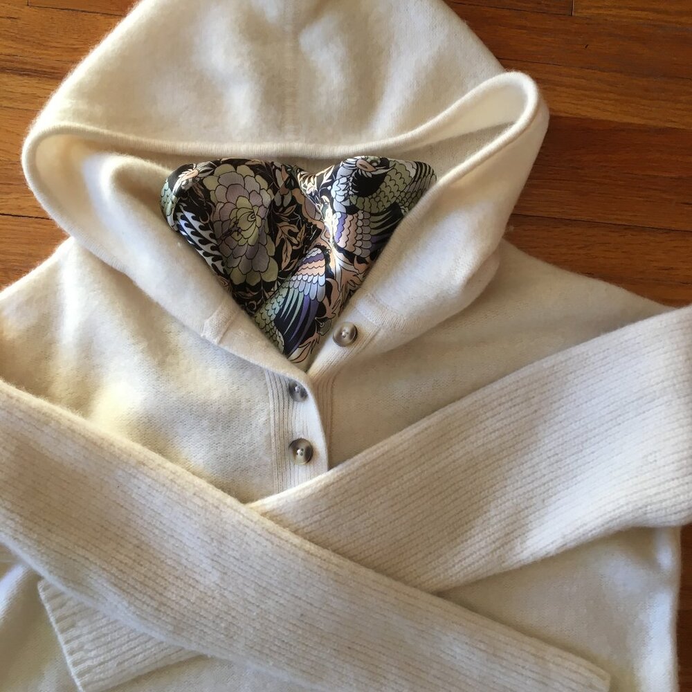 Tahari Cashmere Sweater